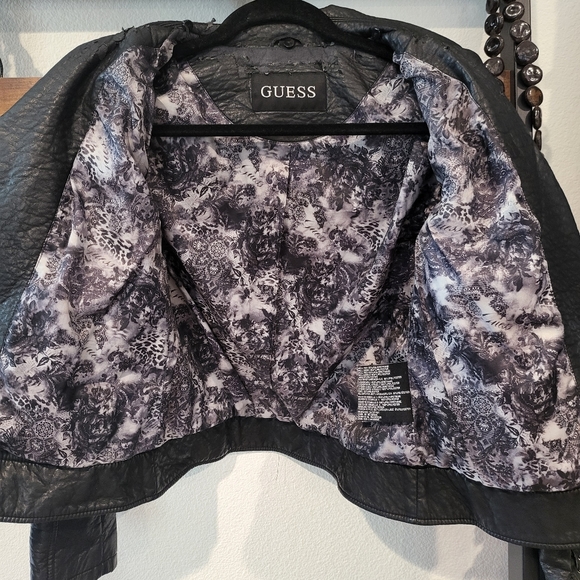 Woman's Guess Jaket, leather, gold zipper, punk, grunge - Picture 8 of 9